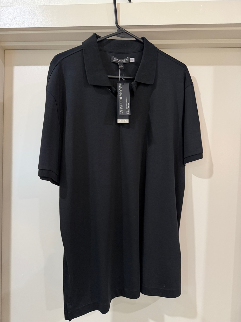 Banana Republic Men’s Black Polo Shirt with Tag